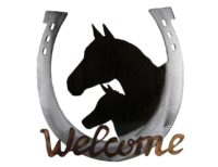 metal-horse-shoe-welcome-sign